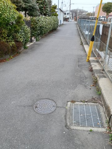 久喜市久喜中央4丁目の周辺|東側からの進入路の北側を撮影しております。