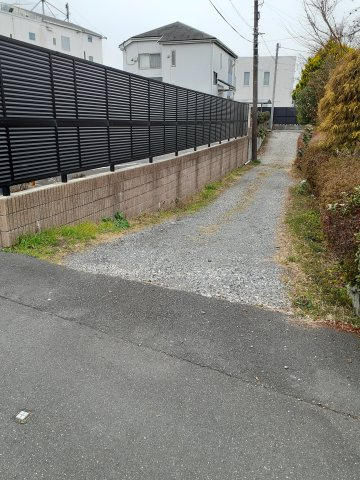 久喜市久喜中央4丁目の前面道路含む現地写真|南側前面道路を東側から撮影しております。