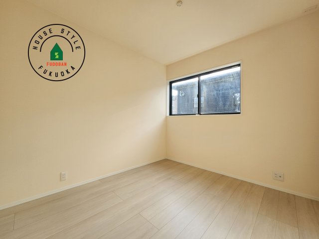 小郡市寺福童第1-3棟（1号棟）の内観：施工例|穏やかな光が差し込む室内には、穏やかな時間が流れます。