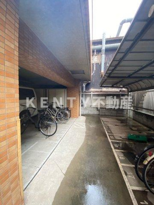 【その他共用部分】 | ダジュール | 駐車場があるので、車を買う予定の方も安心です