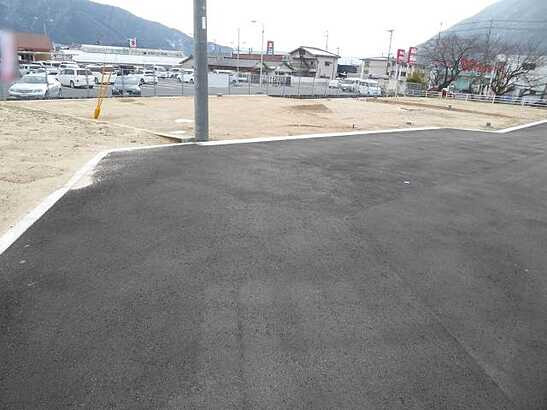 【前面道路含む現地写真】