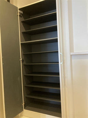 ヴィラ検見川浜の収納|こまごまとしたものを収納できそうですね