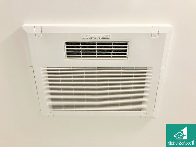 明石市魚住町西岡　新築一戸建ての冷暖房・空調設備|四季を通して快適なバスライフをお手伝いする浴室暖房乾燥機！浴室の乾燥・暖房・涼風・換気はもちろん、２４時間換気にも対応！