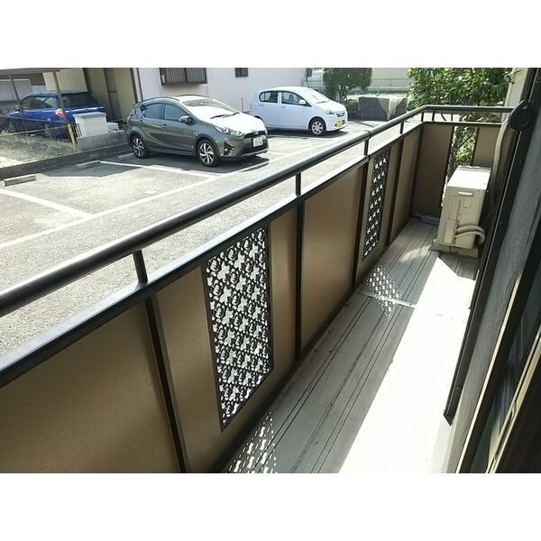 アイボリーハウス西館のバルコニー