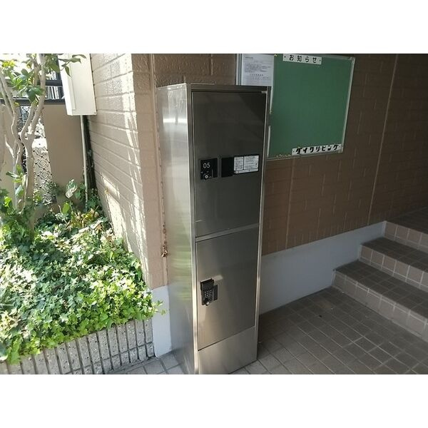 アイボリーハウス西館のエントランス