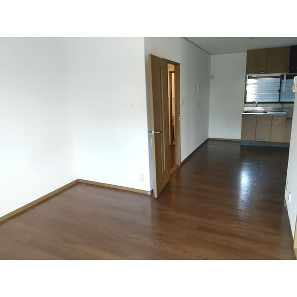 アイボリーハウス西館の居間・リビング