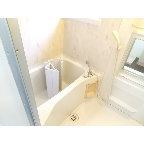 アイボリーハウス西館の浴室