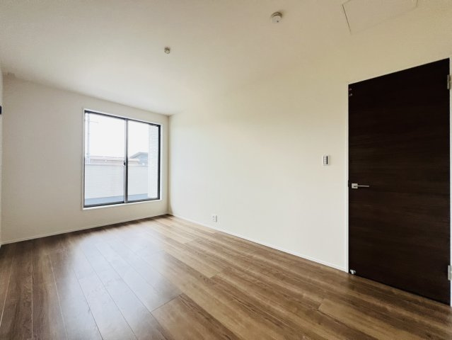 高浜市田戸町2丁目6-64『仲介手数料無料』新築戸建ての洋室