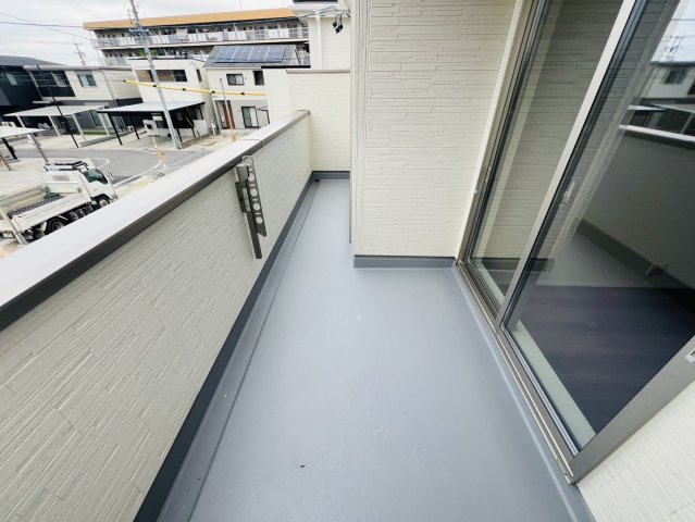高浜市田戸町2丁目6-64『仲介手数料無料』新築戸建てのバルコニー