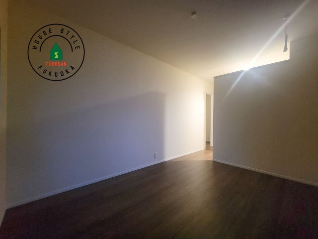 福津市若木台2丁目第1-2棟（2号棟）の寝室|主寝室には収納力に優れたクローゼットがありますので、お部屋もすっきり片付きます。