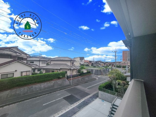 福津市若木台2丁目第1-2棟（2号棟）の展望|窓から緑が見える物件も魅力的です。