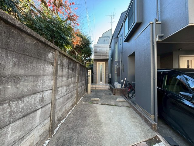 目黒区中町1丁目　中古戸建の外観|2025.12.28撮影

現地ご見学希望・資料請求などお気軽にお問い合わせ下さい！
03-5990-5201