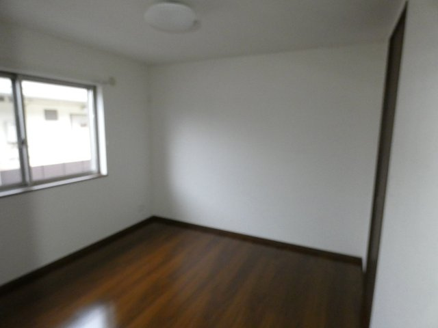 コレット中野の洋室