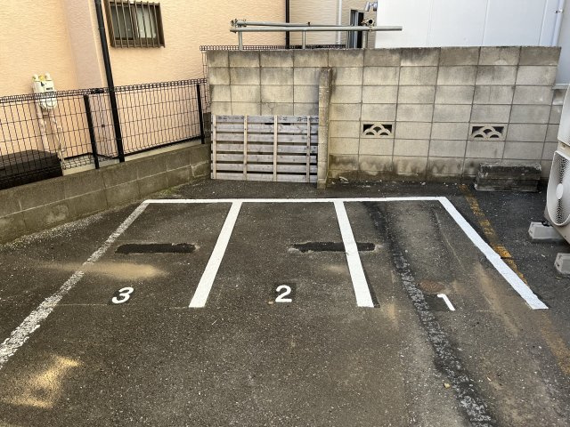 ヴィラけやきの駐車場