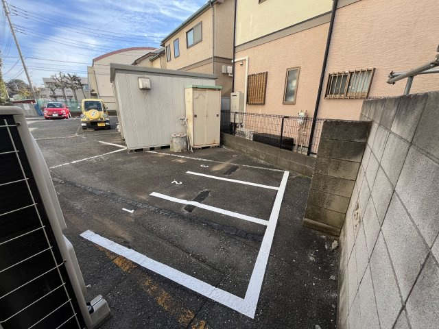ヴィラけやきの駐車場