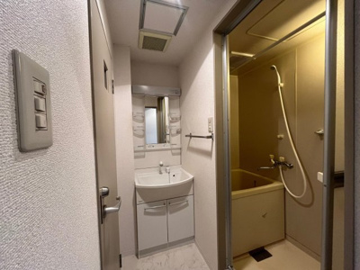 【洗面所】 | クロノス鶴瀬 | スペースが確保できる洗面所です