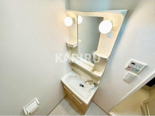 OM玉造Ⅲ の洗面所