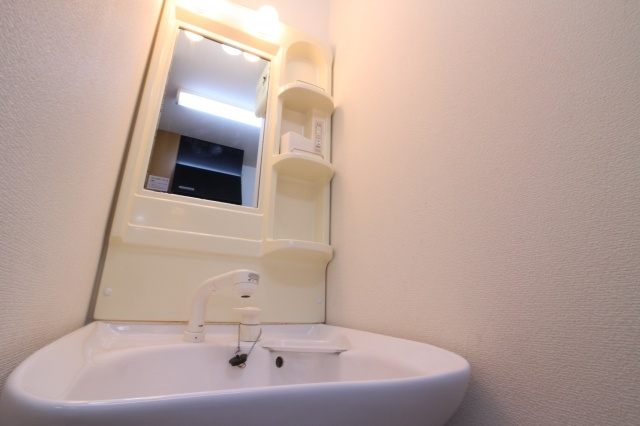 コスティエーロ須磨の独立洗面台