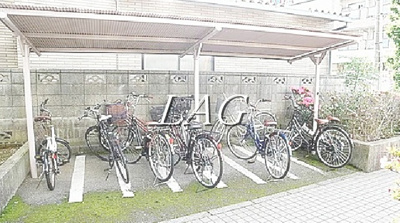 【その他共用部分】 | メイゾン松原 | 駐輪場です。