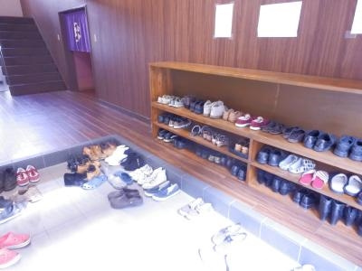 北浅ハイツのエントランス