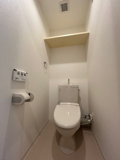 アルシェ垂水のトイレ|落ち着いた色調のトイレです