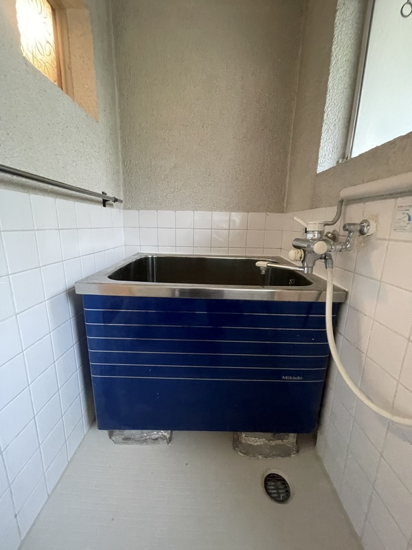 鶴甲コーポ11号館の浴室