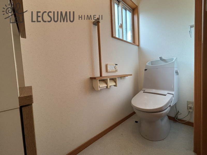 姫路市川西台/中古戸建のトイレ