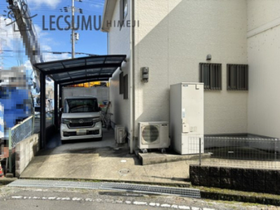 姫路市川西台/中古戸建の駐車場