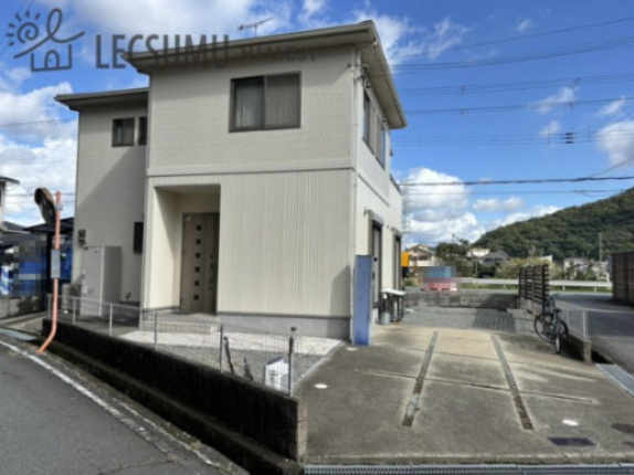 姫路市川西台/中古戸建の前面道路含む現地写真