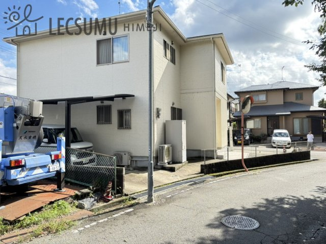 姫路市川西台/中古戸建の駐車場
