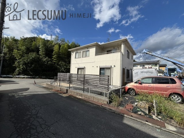 姫路市川西台/中古戸建の前面道路含む現地写真
