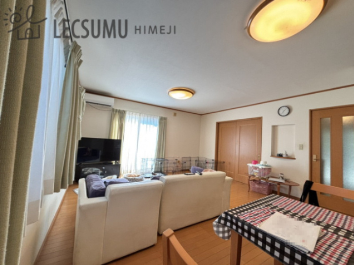 姫路市川西台/中古戸建の居間・リビング