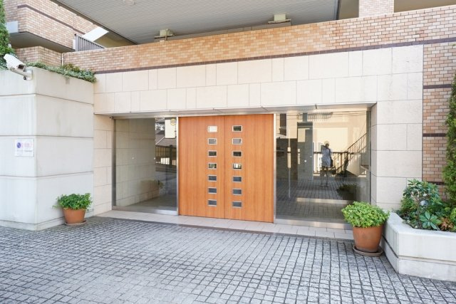 リーデンススクエア横浜鶴見のエントランス