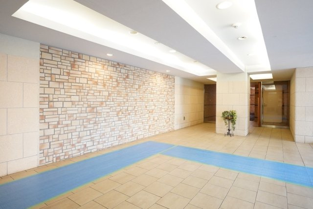 リーデンススクエア横浜鶴見のエントランス