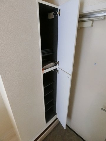 クレドメゾン白楽の玄関|同仕様