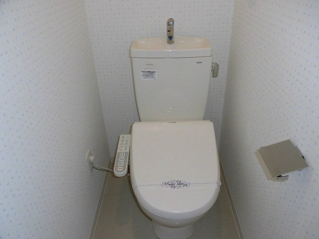 大阪市中央区東高麗橋の賃貸マンションのトイレ