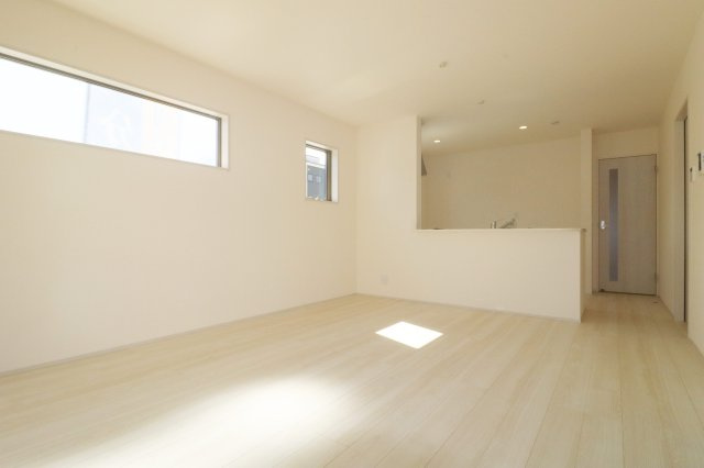 須賀川市森宿字安積田　　　　4号棟　　　西袋第1小学校、西袋中学区　の居間・リビング|※同社施工例