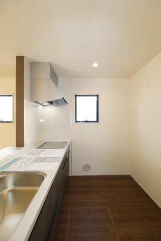 須賀川市森宿字安積田　　　　4号棟　　　西袋第1小学校、西袋中学区　のキッチン