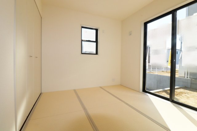 須賀川市森宿字安積田　　　　4号棟　　　西袋第1小学校、西袋中学区　の和室|リビングに隣接する和室♪