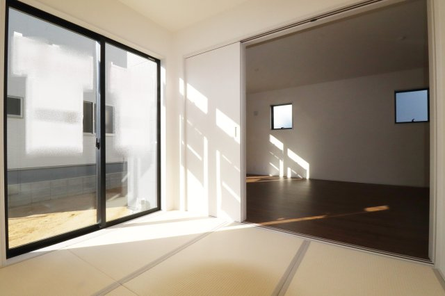 須賀川市森宿字安積田　　　　4号棟　　　西袋第1小学校、西袋中学区　の和室|リビングに隣接する和室♪