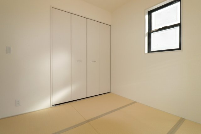 須賀川市森宿字安積田　　　　4号棟　　　西袋第1小学校、西袋中学区　の和室|リビングに隣接する和室♪