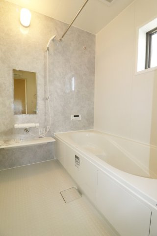 須賀川市森宿字安積田　　　　4号棟　　　西袋第1小学校、西袋中学区　の玄関|※同社施工例