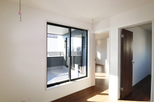 須賀川市森宿字安積田　　　　4号棟　　　西袋第1小学校、西袋中学区　の洋室