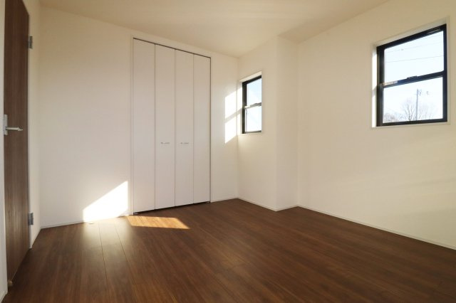 須賀川市森宿字安積田　　　　4号棟　　　西袋第1小学校、西袋中学区　の洋室