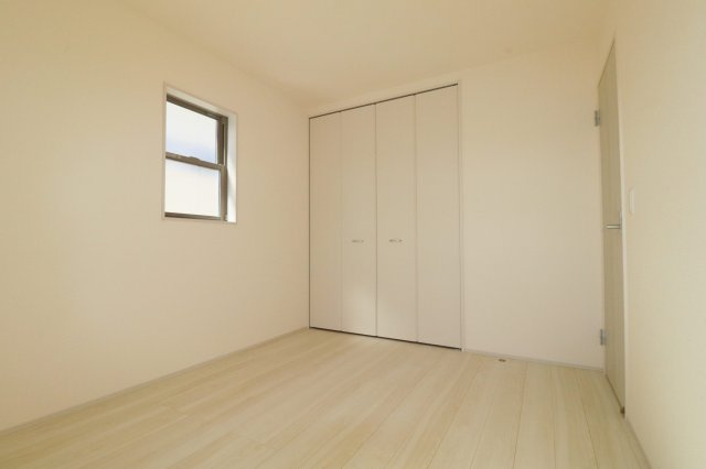 須賀川市森宿字安積田　　　　4号棟　　　西袋第1小学校、西袋中学区　の洋室|※同社施工例