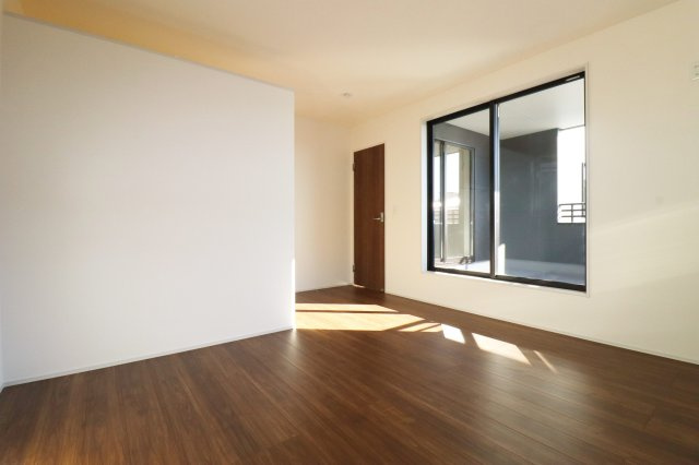 須賀川市森宿字安積田　　　　4号棟　　　西袋第1小学校、西袋中学区　の洋室