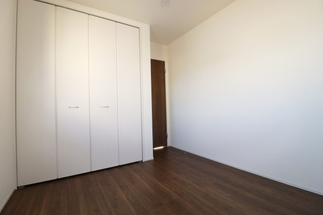 須賀川市森宿字安積田　　　　4号棟　　　西袋第1小学校、西袋中学区　の洋室