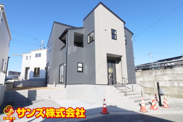 須賀川市森宿字安積田　　　　4号棟　　　西袋第1小学校、西袋中学区　の外観|南東側から見た駐車場を含む外観