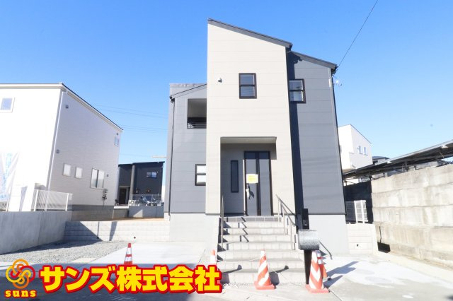 須賀川市森宿字安積田　　　　4号棟　　　西袋第1小学校、西袋中学区　の外観|北東側から見た駐車場を含む外観