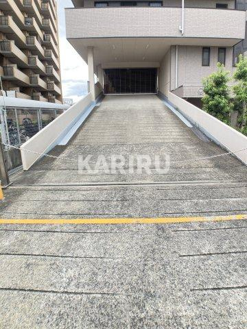 ソレーユフタバの駐車場